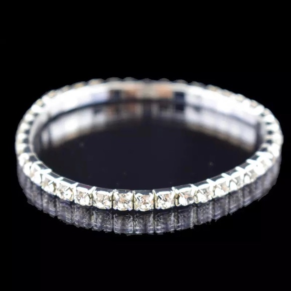 💎3/$35💎-Rhinestone Trio (2 Rings & 1 Bracelet) - Daily Wear or Events -$15 set - Picture 5 of 6